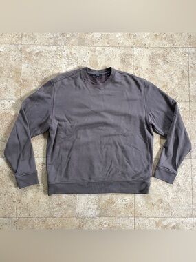 Vince light brown crew neck sweatshirt
 - Slate Brown